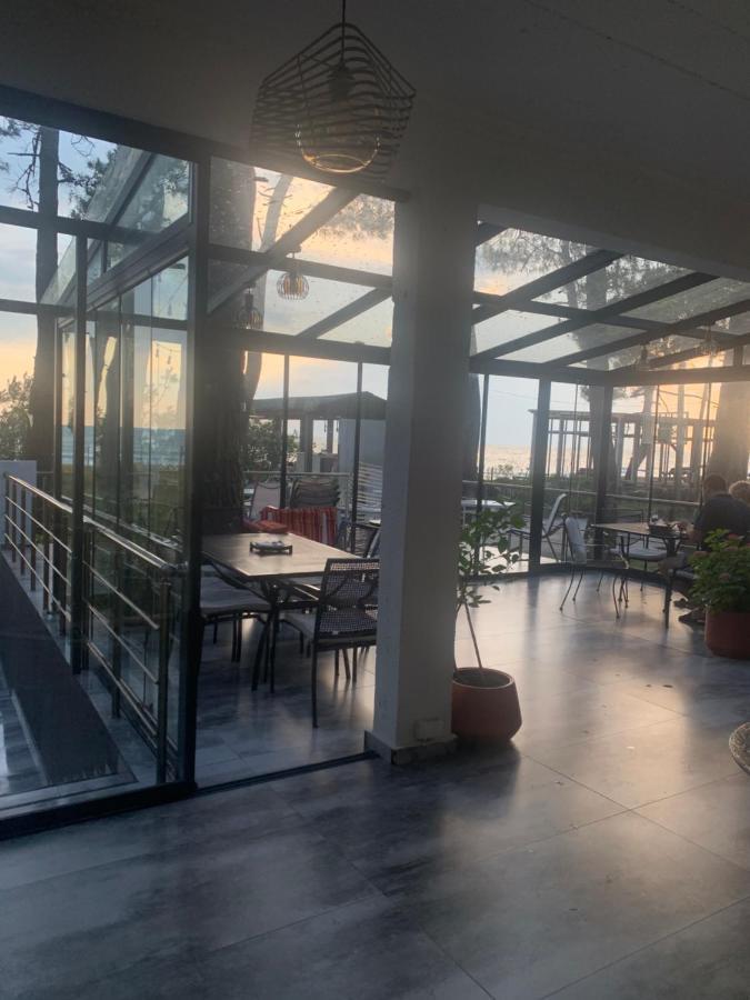 Mana-Mana Hotel Grigoleti Bagian luar foto