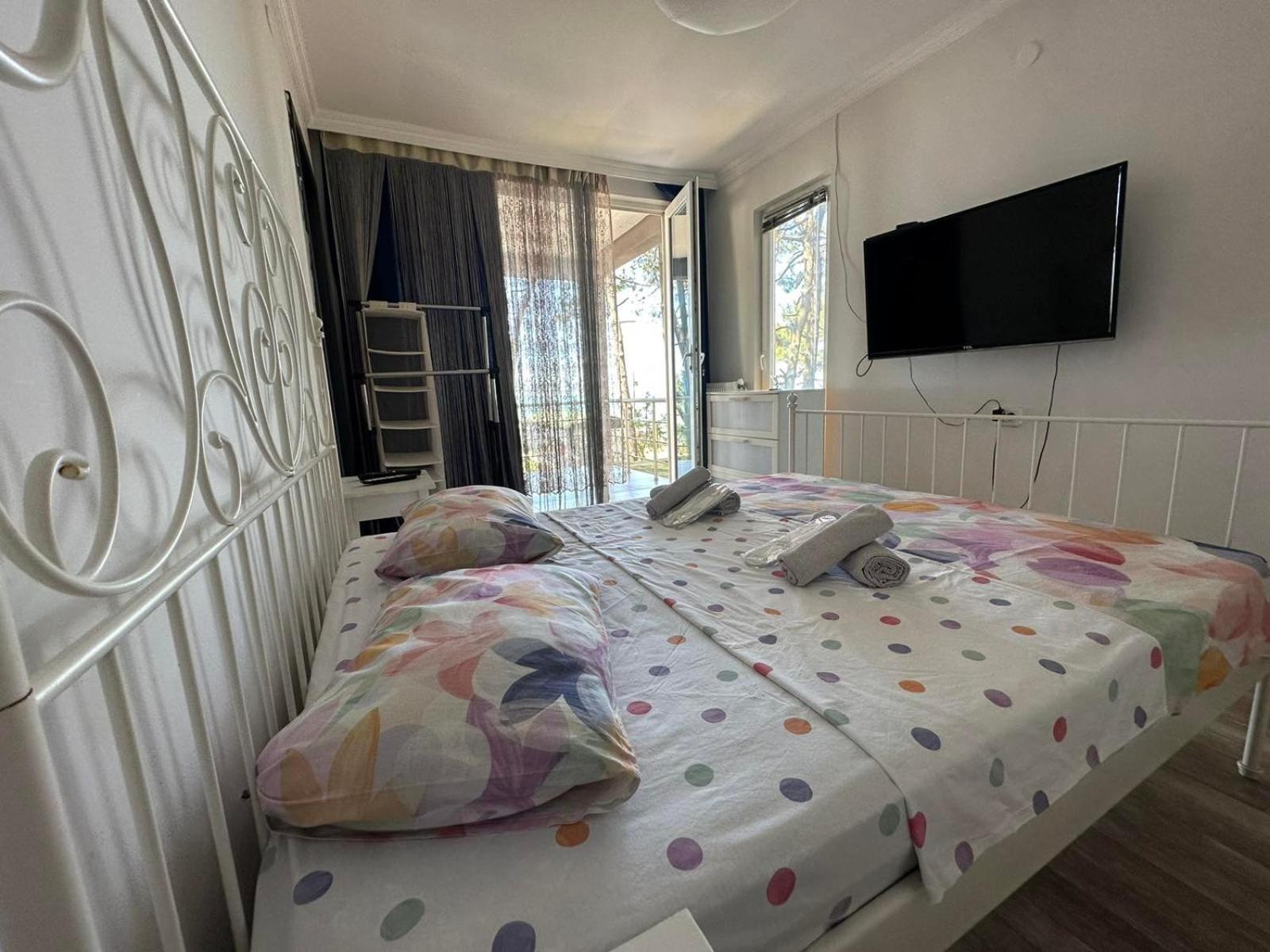 Mana-Mana Hotel Grigoleti Bagian luar foto