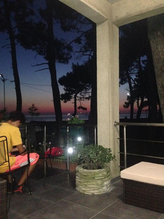 Mana-Mana Hotel Grigoleti Bagian luar foto