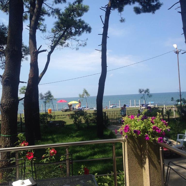 Mana-Mana Hotel Grigoleti Bagian luar foto